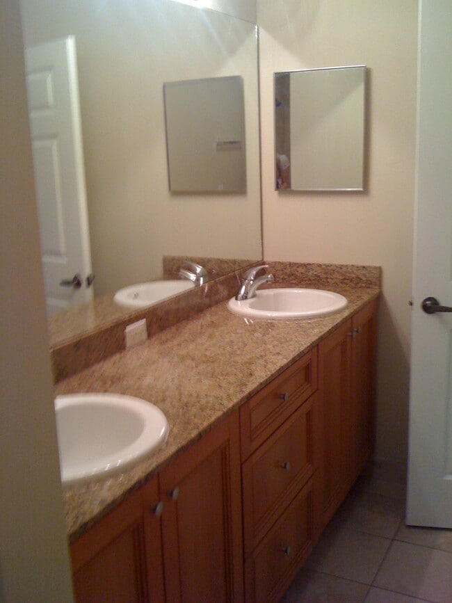 Building Photo - Villagio Rental Available!