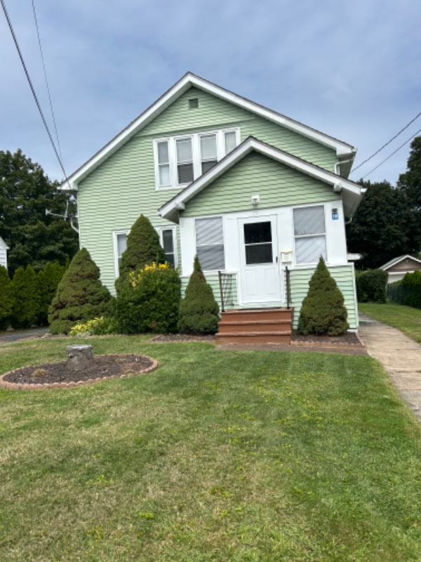 Building Photo - 18 Clearview Ave