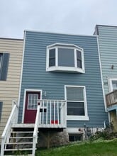 Building Photo - 323 N 8th Ave W