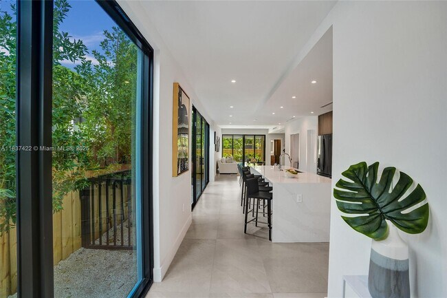 Foto del edificio - 3645 SW 1st Ave