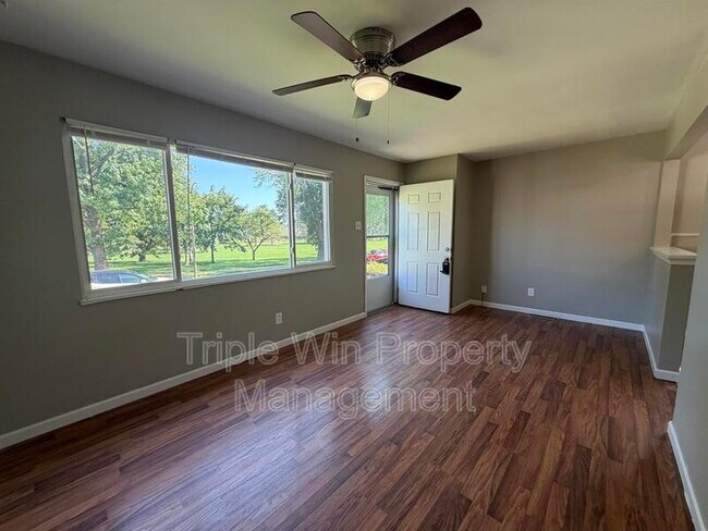 Foto del edificio - 7515 Alaska Ave