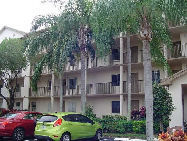 Building Photo - 13800 SW 14th St