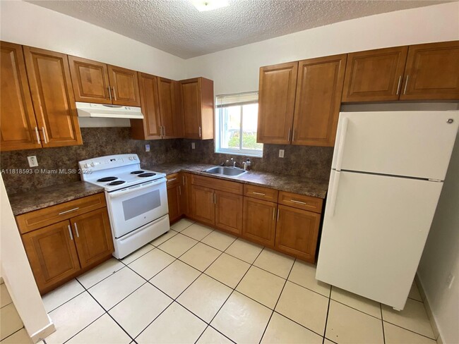 Foto del edificio - 452 SW 10th St