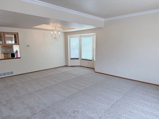Building Photo - 7492 Amberly Dr