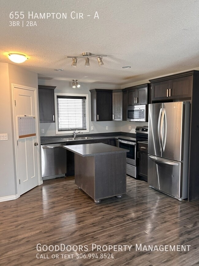 Building Photo - 655 Hampton Cir
