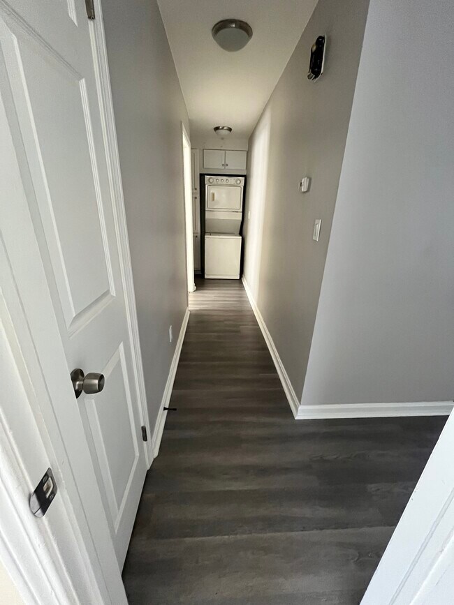 Foto del edificio - 5023 Forest Park Pl