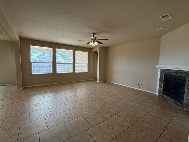 Building Photo - 7220 Cross B Rd