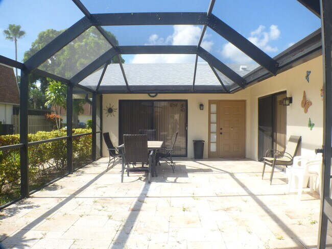 Foto del edificio - 2665 NW 7th Ct