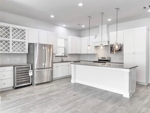 Building Photo - 1602 Westside Gardens Ln