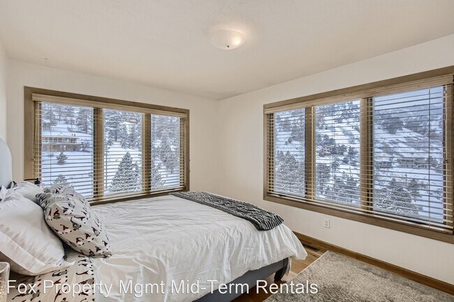 Building Photo - 4 br, 2 bath House - 389 S Cedar Brook Rd