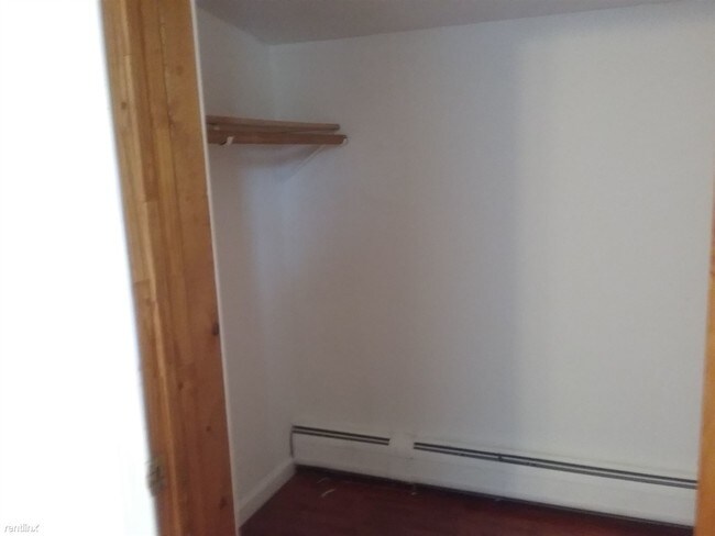 Building Photo - 4 br, 1.5 bath House - 628 Maple St