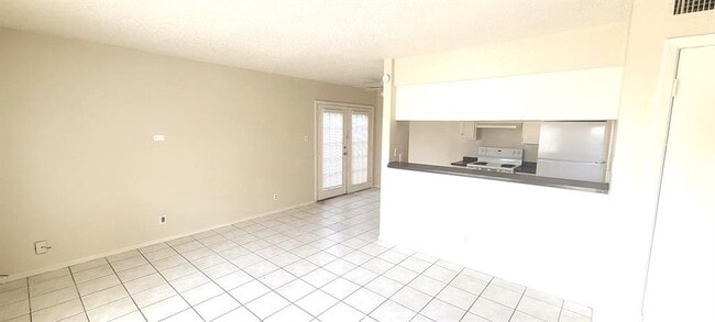 Building Photo - 5808 Wellington Dr