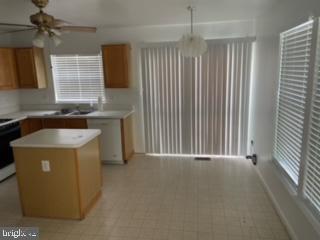 Building Photo - 1883 Tiger Lily Cir