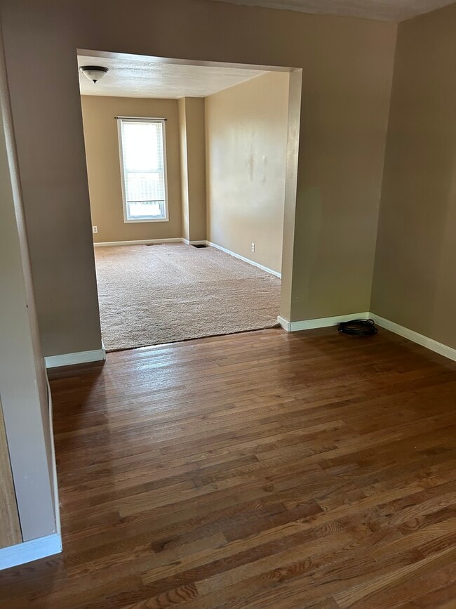 Building Photo - 644 West End Ave