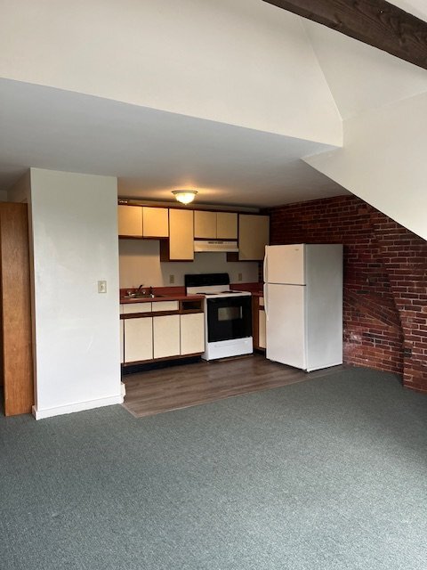 Building Photo - 39 Pleasant St
