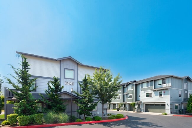 Building Photo - Aster Townhomes