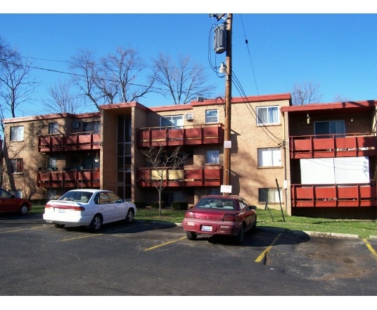 Building Photo - Avon Fields Apartments