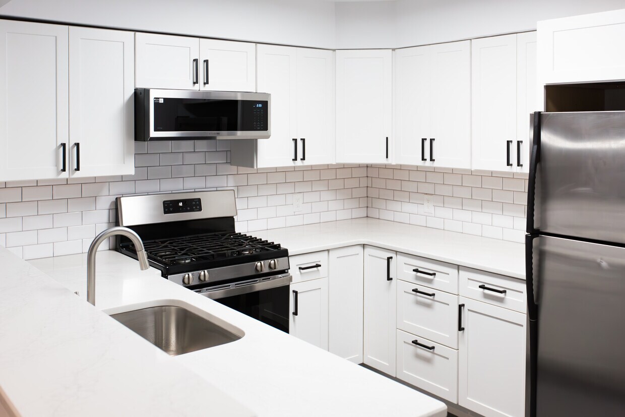 Primary Photo - 212 Westchester Ct