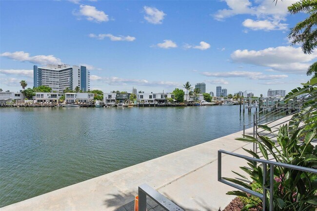 Foto del edificio - 101 N Shore Dr