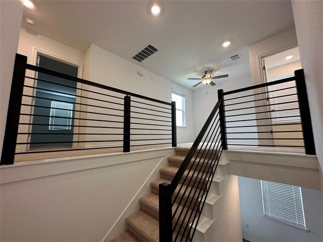Building Photo - 2904 St Regis Dr
