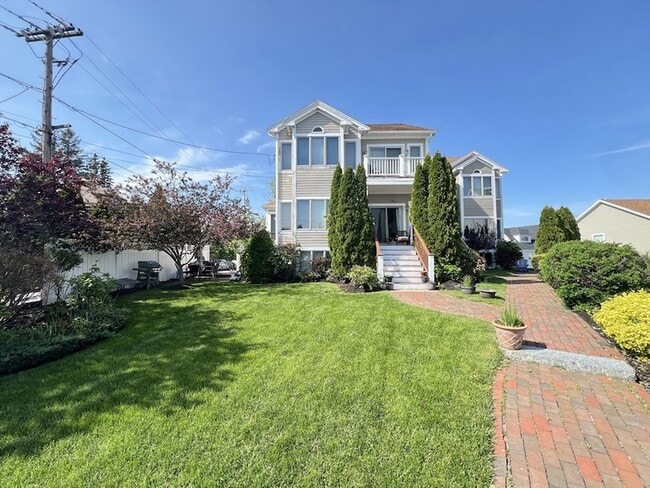 Photo - 141 Grovers Ave House