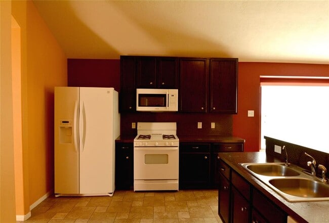 Building Photo - 9303 Daisy Cove Ln