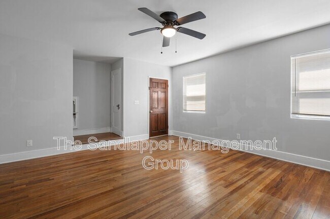 Foto del edificio - 54 Beverly Rd