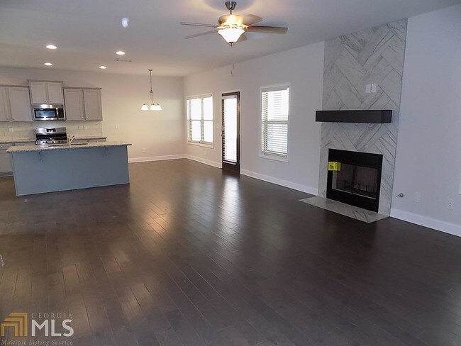 Foto del edificio - 1050 Victoria Walk Ln