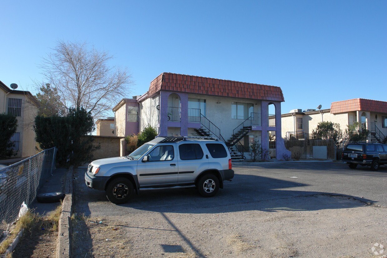 Primary Photo - 5619 E Lake Mead Blvd