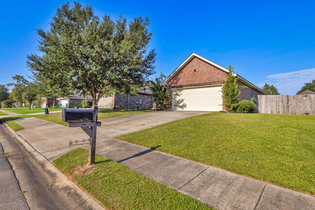 Foto del edificio - 13727 Foxhill Drive