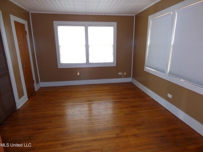 Building Photo - 463 Monticello St SE