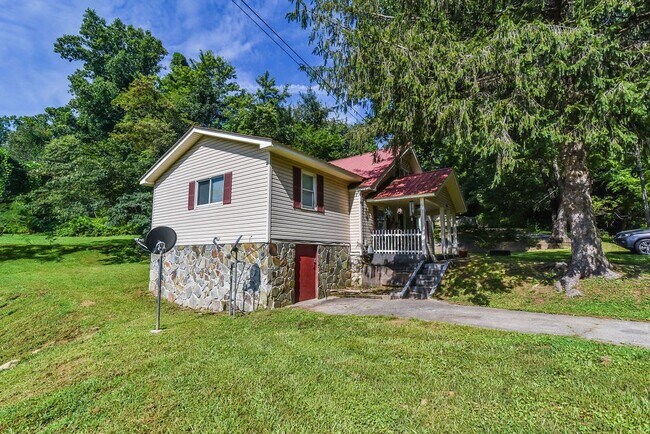 Vista lateral - 60 E Highland St