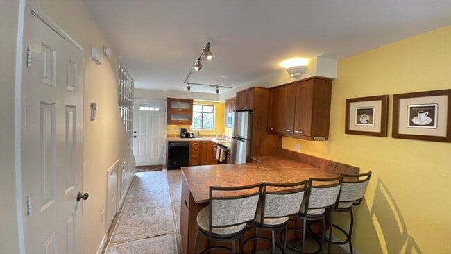 Foto del edificio - Furnished 2 Bdrm/2 Bath Condo in the Heart of Downtown Ashland!
