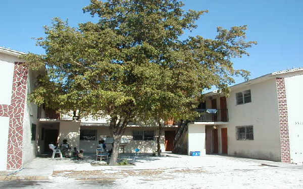 Building Photo - Villa Jardin I
