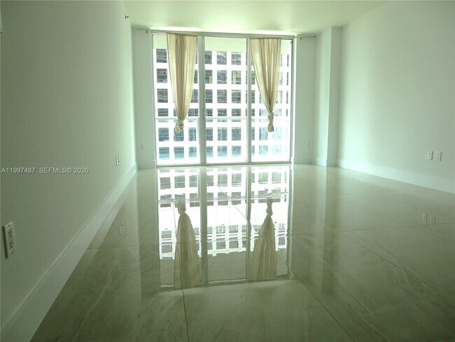 Building Photo - 500 Brickell Ave