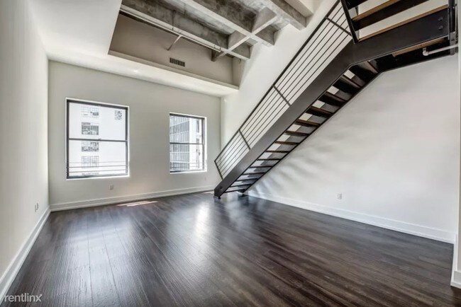 Building Photo - 2411 Post Oak Blvd