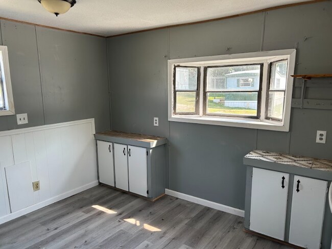 Foto del edificio - 100 Hidden Valley Dr