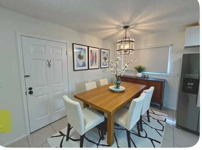 Foto del edificio - 3300 Fox Chase Cir