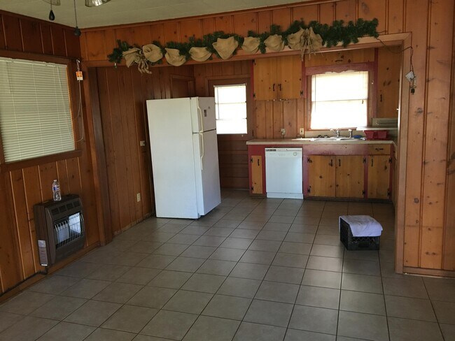 Building Photo - 1603 Mimosa Dr