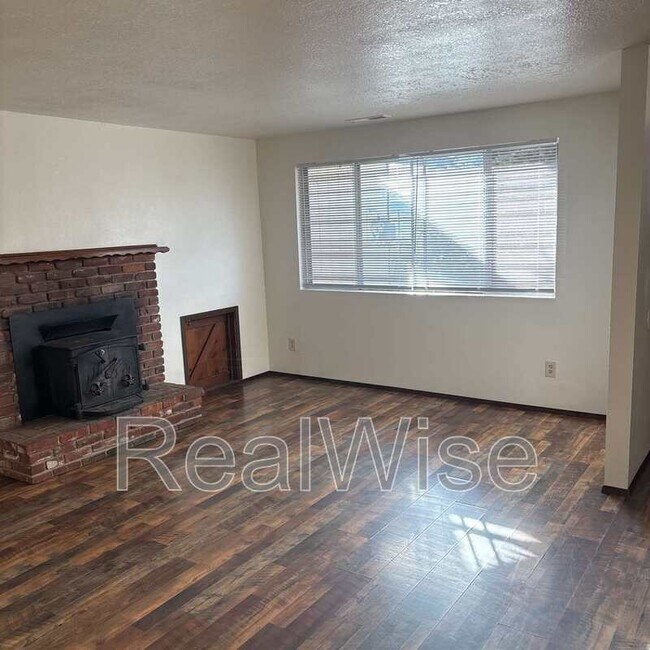 Foto del edificio - 274 Shakemill Rd