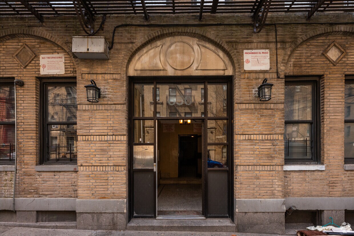 Fotografía del edificio - 650 W 171st St