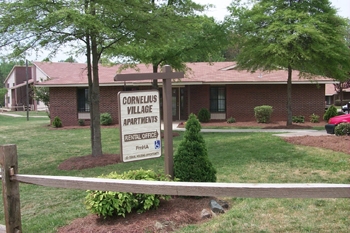 Foto principal - Cornelius Village Apartments