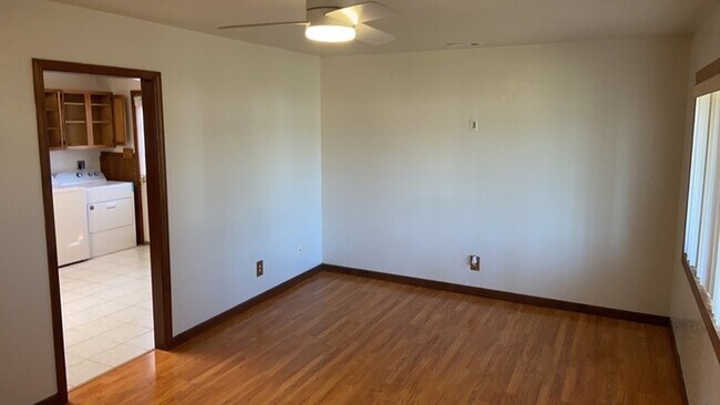 Foto del edificio - 2472 N. Aragon Ave.