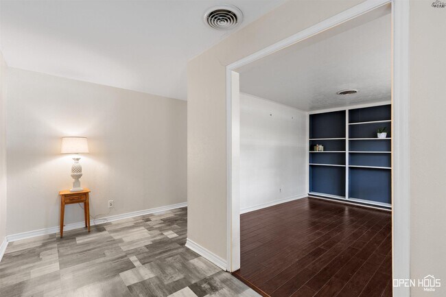 Building Photo - 4208 Idlewood Dr