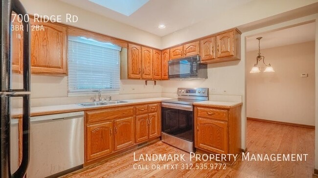 Building Photo - 700 Ridge Rd, Lemont