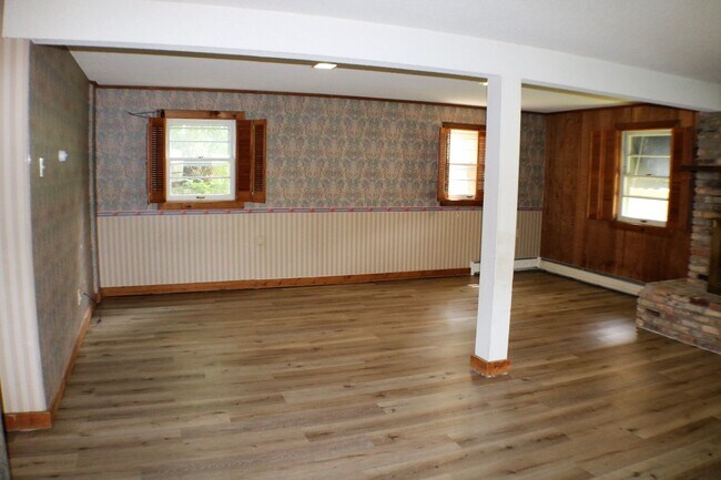 Foto del edificio - $2,200 | 4 Bedroom, 2 Bathroom Multi Floor House | No Pets | Available for August 1st, 2026 Move In!