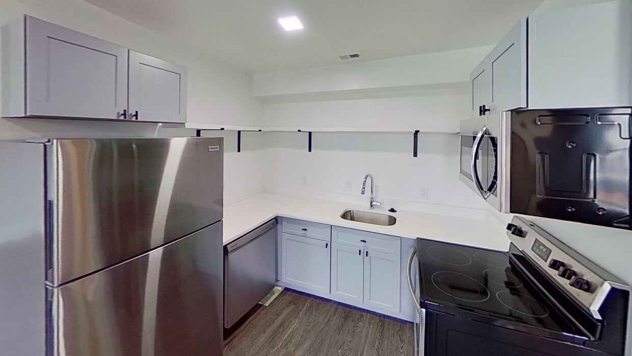 Photo - 306 W Franklin Apartments