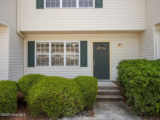 Building Photo - 51 Pirates Cove Dr
