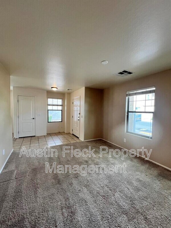 Foto del edificio - 1720 S Martingale Rd