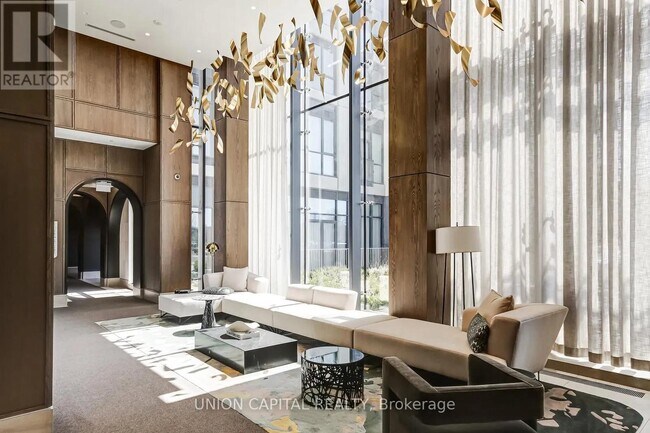 Photo du bâtiment - 30 Inn On The Pk Dr